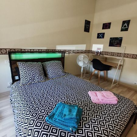 Grand Appartement De Haut Standing En Centre-Ville 몽뤼꽁 외부 사진