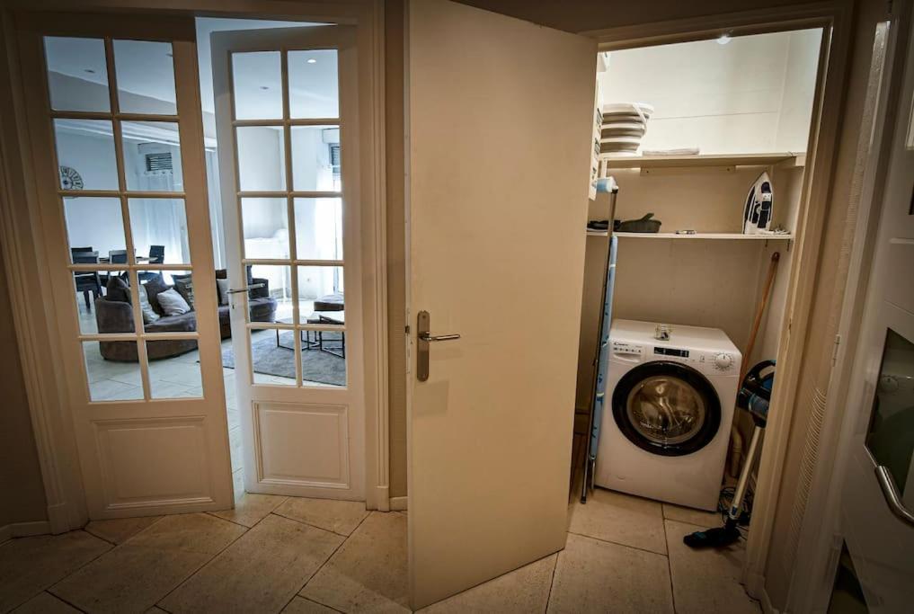 Grand Appartement De Haut Standing En Centre-Ville 몽뤼꽁 외부 사진