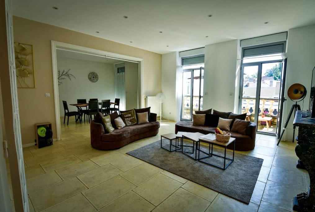 Grand Appartement De Haut Standing En Centre-Ville 몽뤼꽁 외부 사진