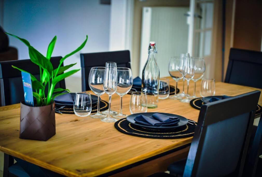Grand Appartement De Haut Standing En Centre-Ville 몽뤼꽁 외부 사진