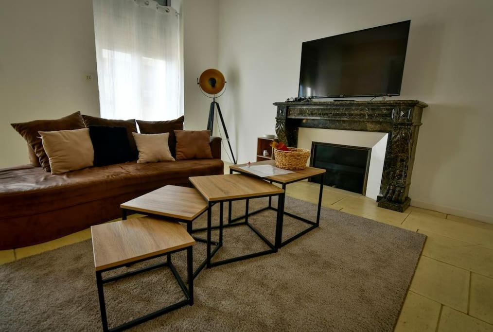 Grand Appartement De Haut Standing En Centre-Ville 몽뤼꽁 외부 사진