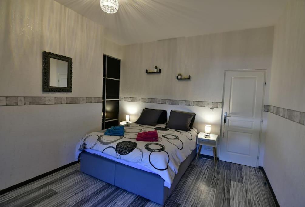 Grand Appartement De Haut Standing En Centre-Ville 몽뤼꽁 외부 사진